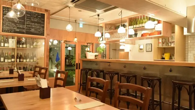 カフェ＆居酒屋 チョウチン 原宿・表参道店 店内写真