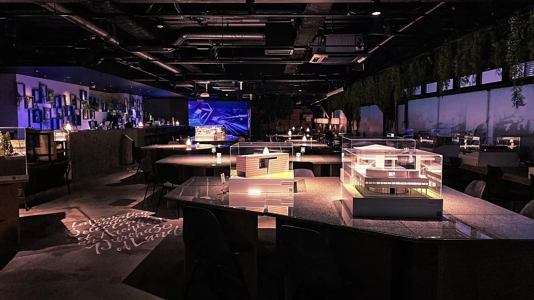 アーキテクチャcafe&bar 花のある棲家(新宿)