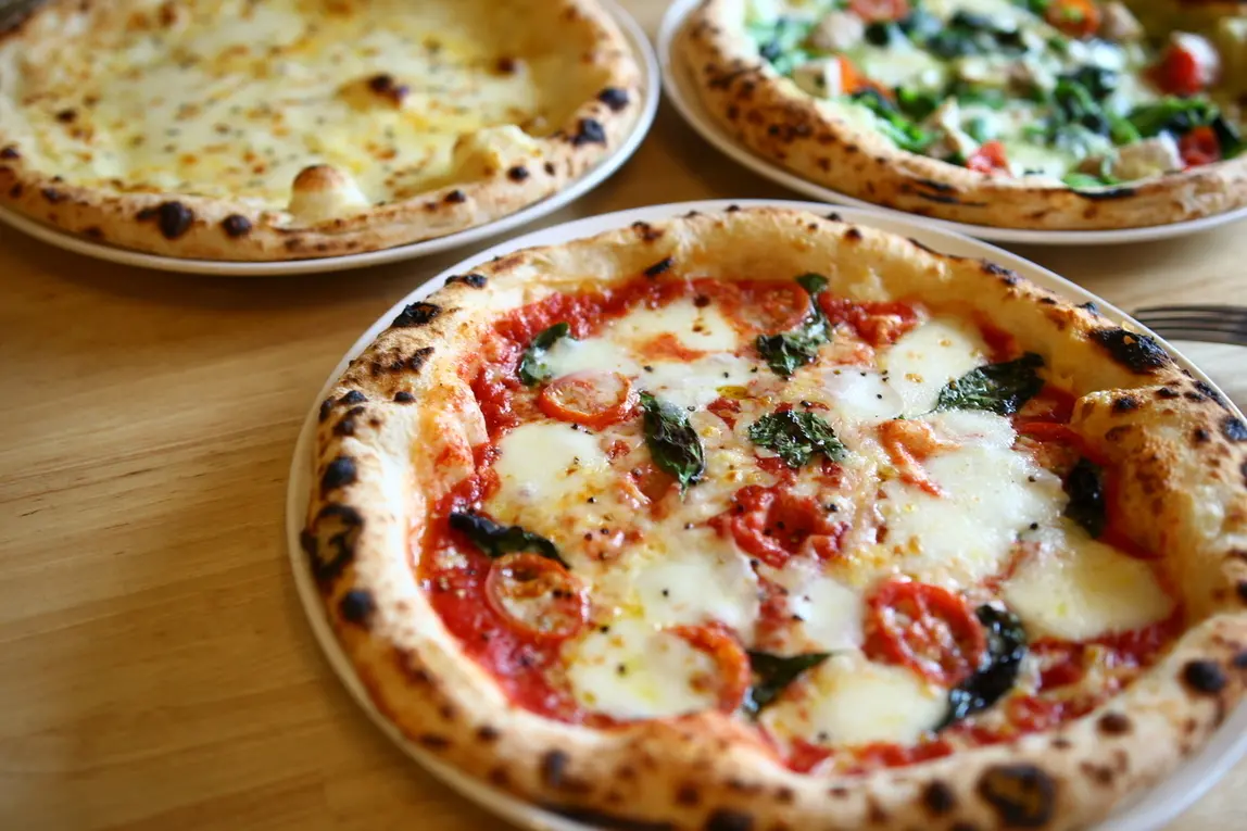 Pizzeria NICOLA 六甲店