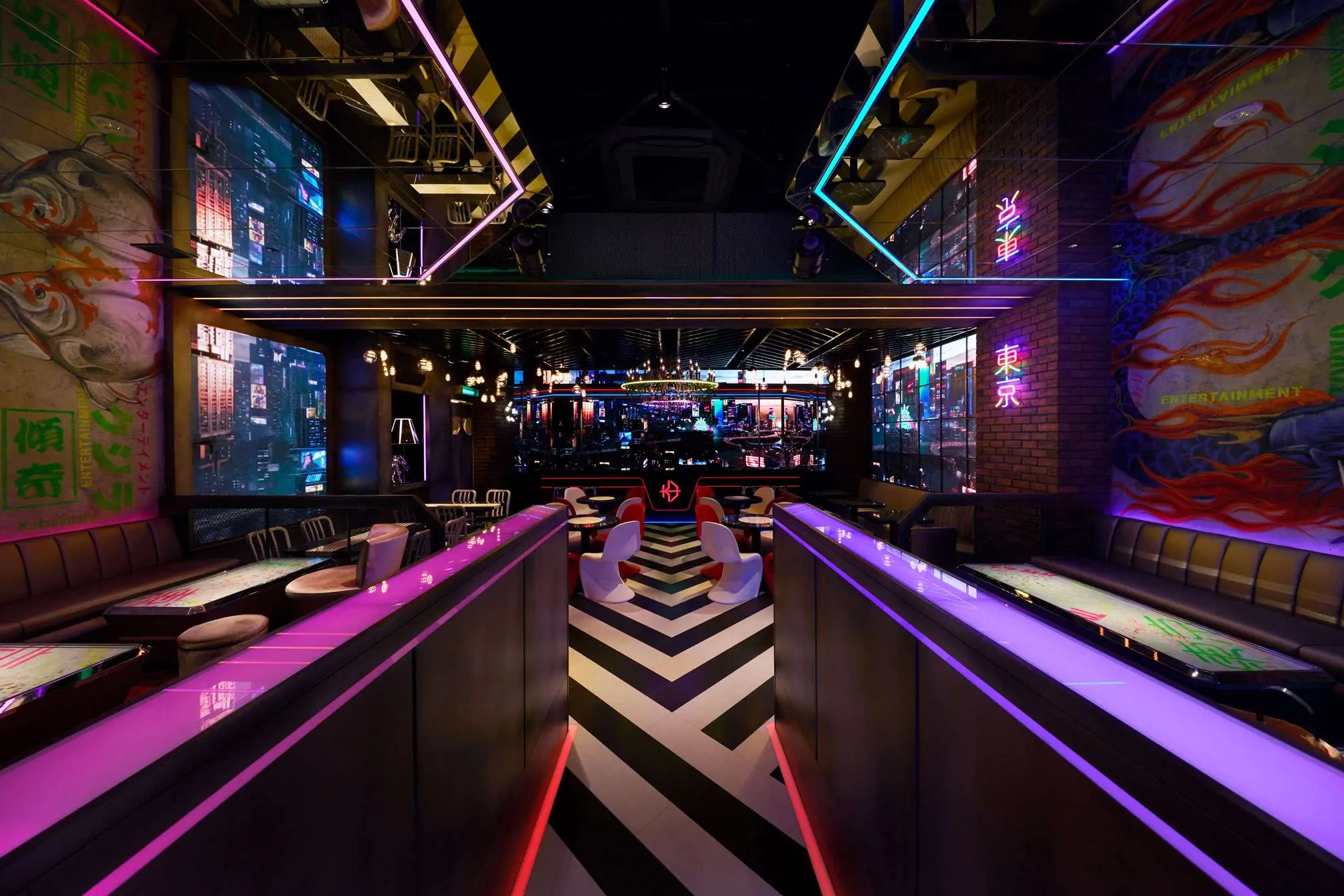 KUJIRA ENTERTAINMENT DINING 2