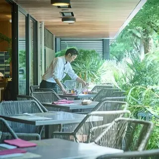 THE TENDER HOUSE DINING 2