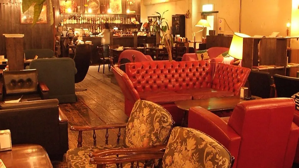 SOFA&DINE TUBO CAFE 1