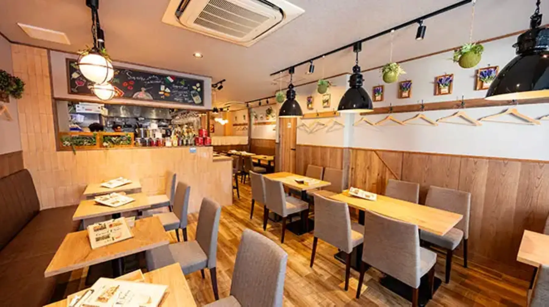 Italianbar Sanire 北千住店 1