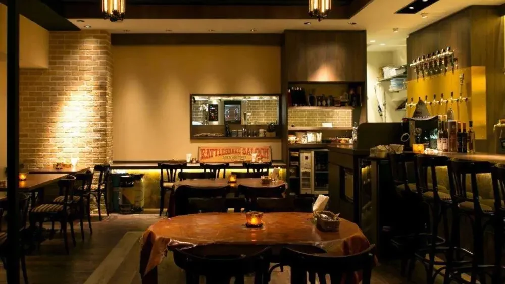 Restaurant Bar AMUSEMENT