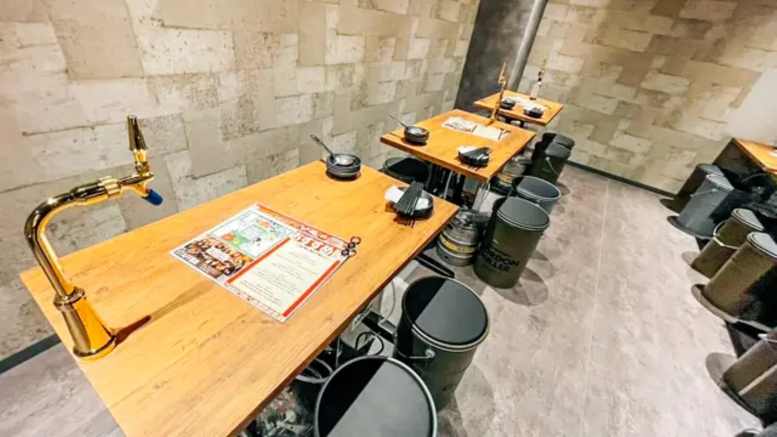 卓上レモンサワー 食べ飲み放題 居酒屋 おすすめ屋 難波店 圧倒的なスケール感！クラブ×ラウンジ空間を貸切で楽しめる贅沢スポット