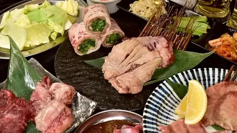 飲み放題480円 焼肉 ホルモン 下町の牛 名古屋店 低カロリー高タンパク！本格スパイス香る絶品ラム肉料理を堪能する大衆酒場