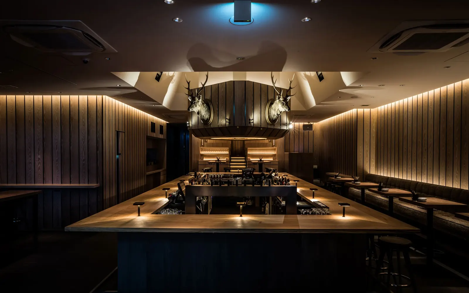 THE DAY cafe 赤坂店 英国風パブで大規模パーティー