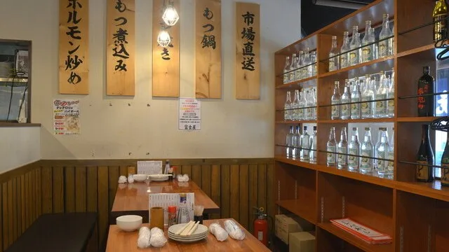 もつ焼きパラダイス富士 神田 店内写真