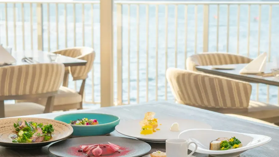 THE HARBOR TERRACE Restaurant