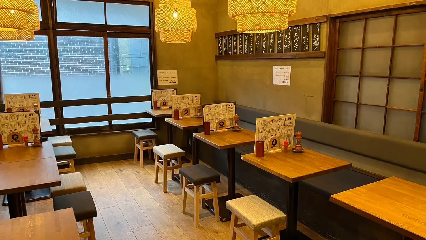 個室居酒屋 炭焼と炉端 テント 店内写真